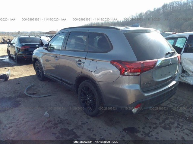 Photo 2 VIN: JA4AZ3A36JZ066824 - MITSUBISHI OUTLANDER 