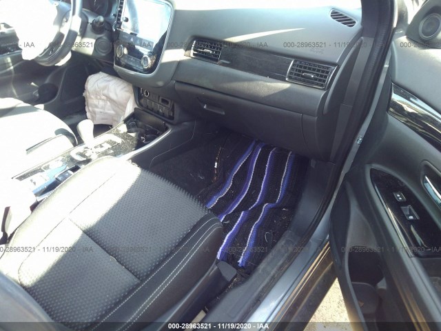 Photo 4 VIN: JA4AZ3A36JZ066824 - MITSUBISHI OUTLANDER 