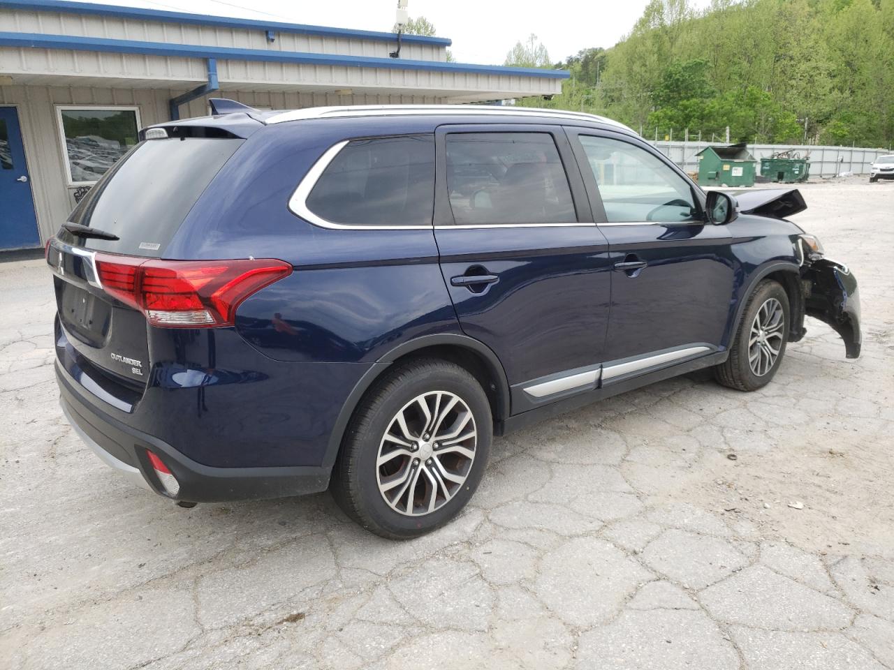 Photo 2 VIN: JA4AZ3A36JZ067164 - MITSUBISHI OUTLANDER 