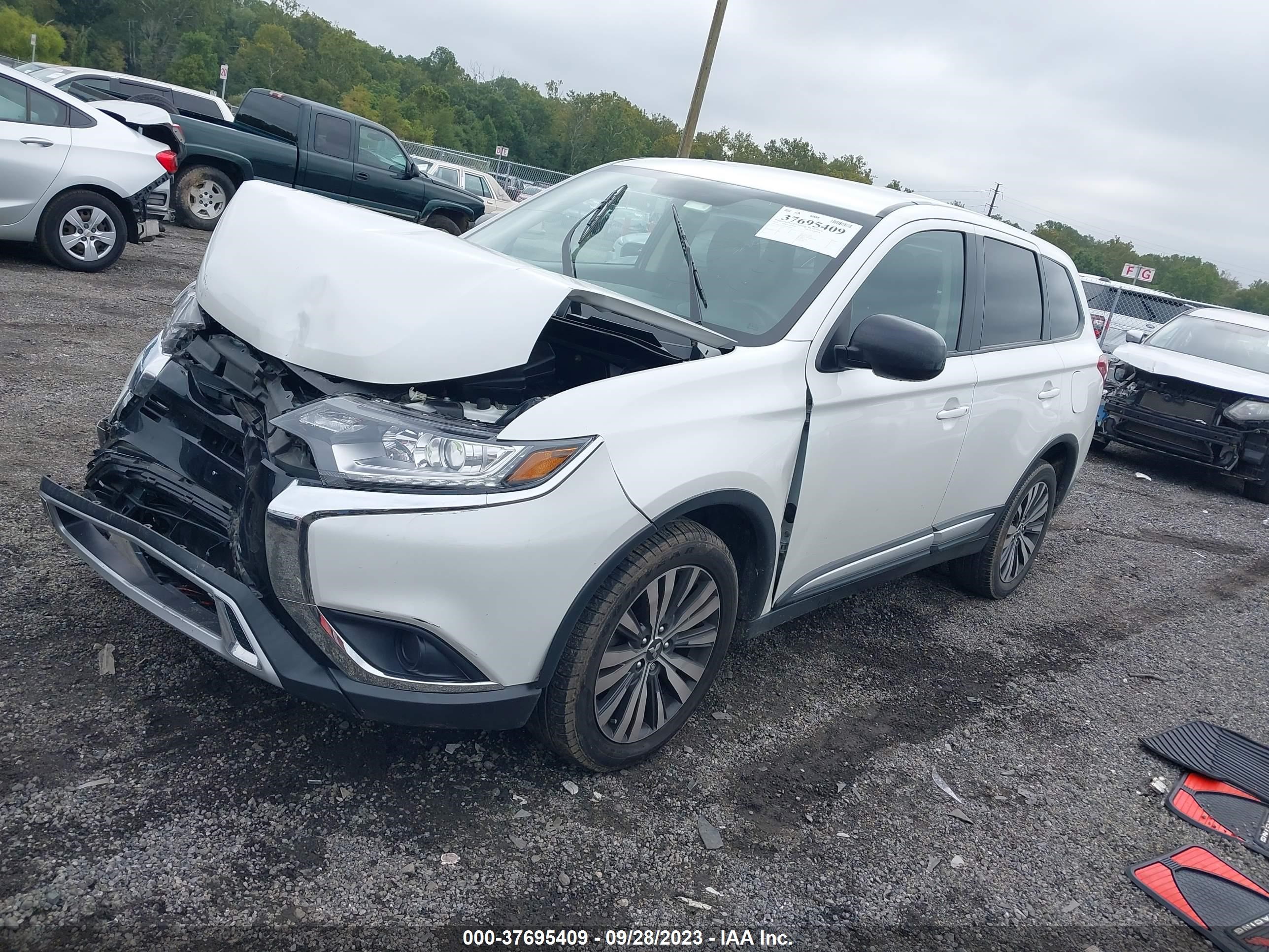 Photo 1 VIN: JA4AZ3A36KZ004891 - MITSUBISHI OUTLANDER 