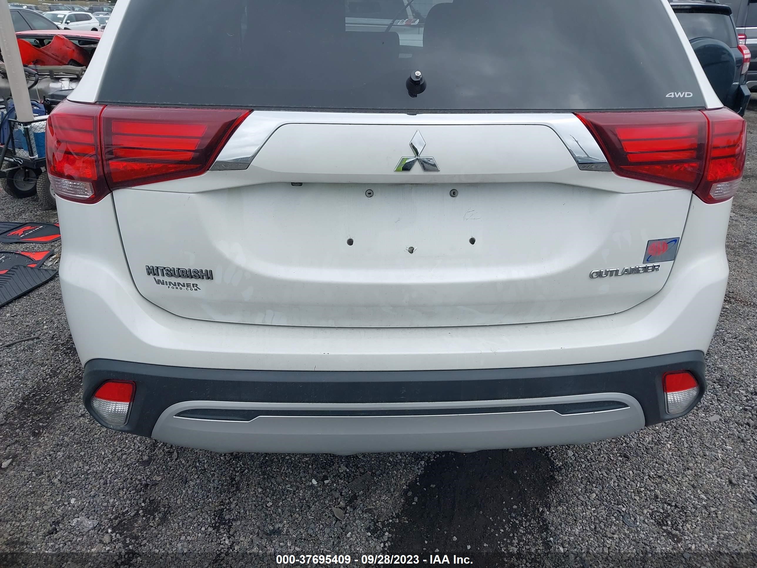 Photo 15 VIN: JA4AZ3A36KZ004891 - MITSUBISHI OUTLANDER 