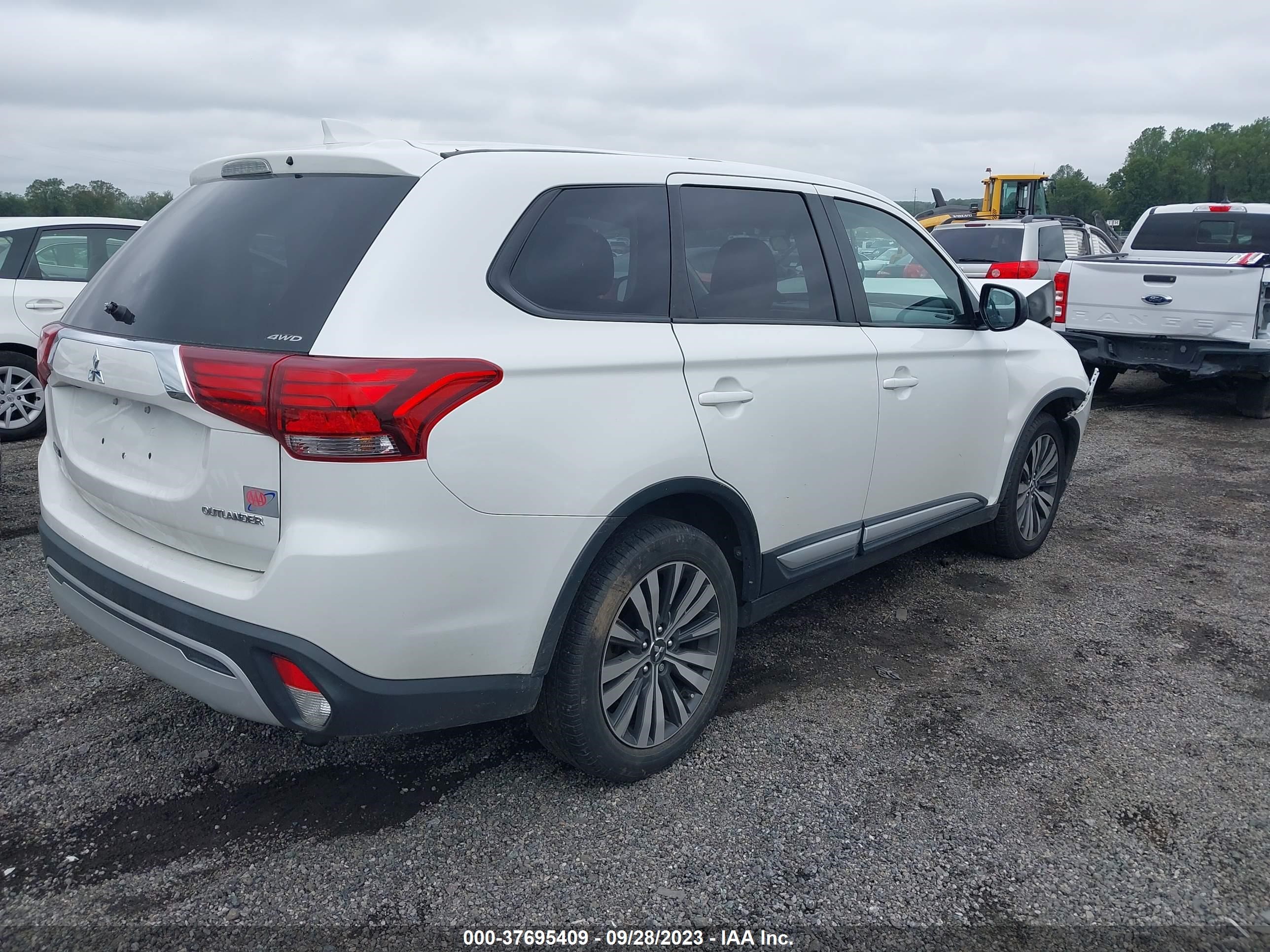 Photo 3 VIN: JA4AZ3A36KZ004891 - MITSUBISHI OUTLANDER 