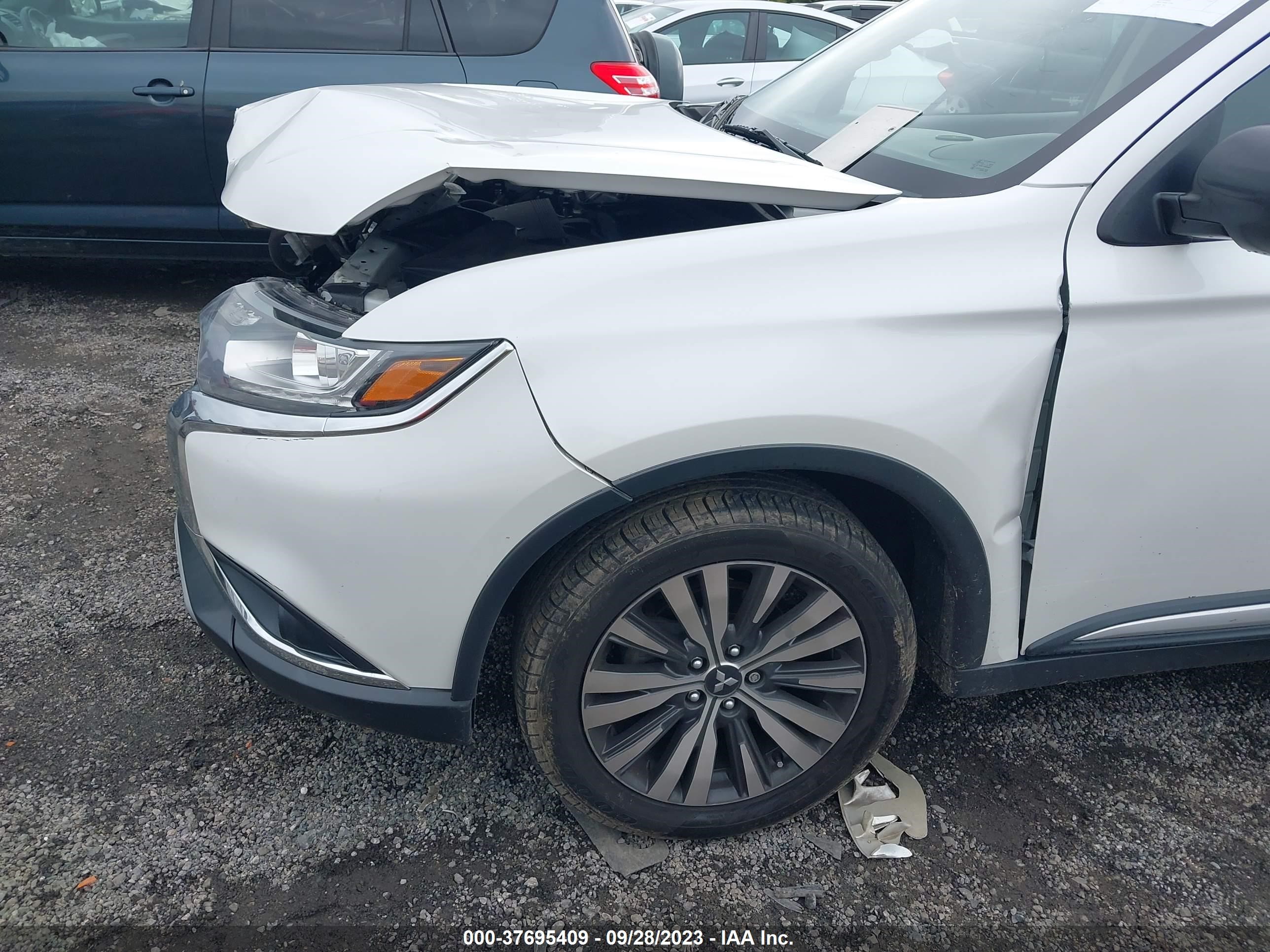 Photo 5 VIN: JA4AZ3A36KZ004891 - MITSUBISHI OUTLANDER 