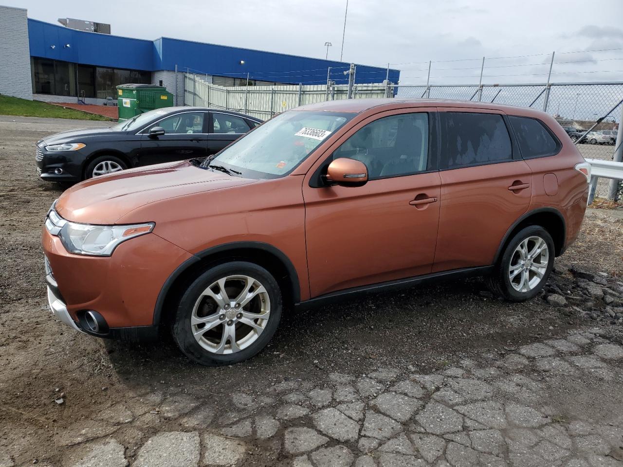 Photo 0 VIN: JA4AZ3A37FZ000936 - MITSUBISHI OUTLANDER 