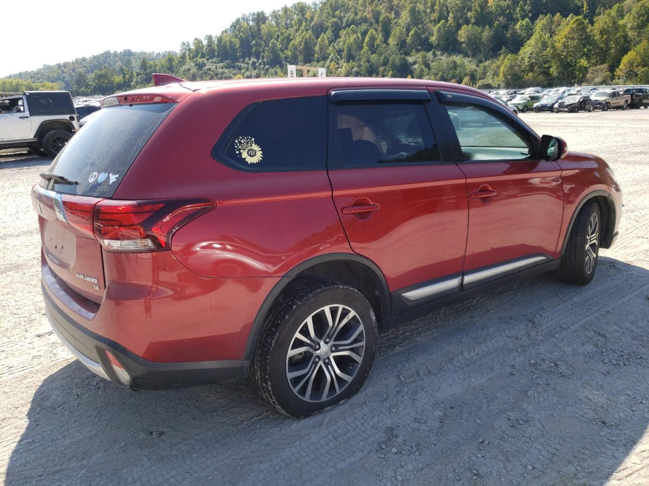 Photo 2 VIN: JA4AZ3A37HZ016265 - MITSUBISHI OUTLANDER 