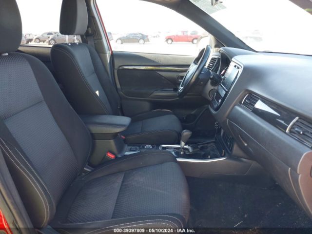 Photo 4 VIN: JA4AZ3A37JZ029927 - MITSUBISHI OUTLANDER 