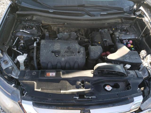 Photo 6 VIN: JA4AZ3A37JZ052477 - MITSUBISHI OUTLANDER 