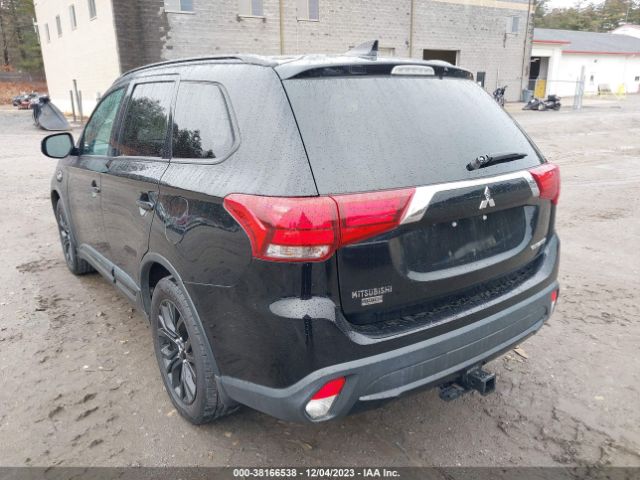 Photo 2 VIN: JA4AZ3A37JZ069117 - MITSUBISHI OUTLANDER 