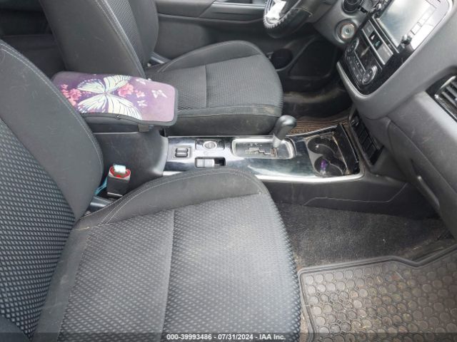 Photo 4 VIN: JA4AZ3A37KZ016516 - MITSUBISHI OUTLANDER 