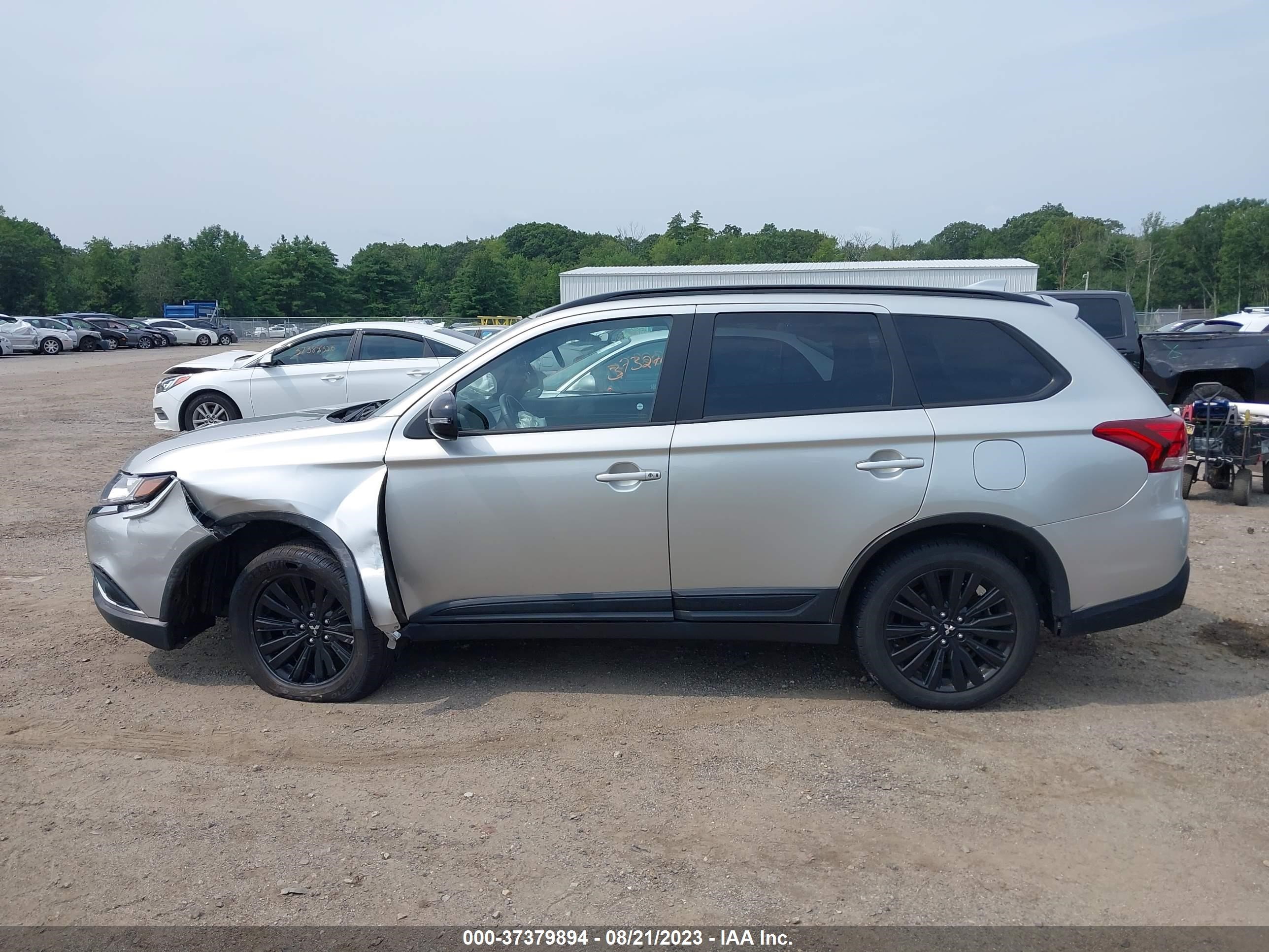 Photo 14 VIN: JA4AZ3A37LZ032085 - MITSUBISHI OUTLANDER 