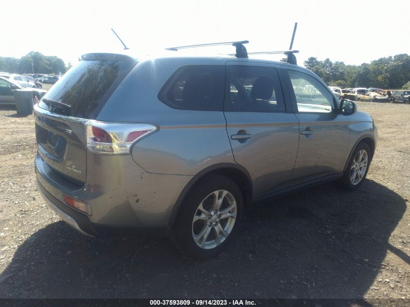 Photo 3 VIN: JA4AZ3A38FZ000444 - MITSUBISHI OUTLANDER 