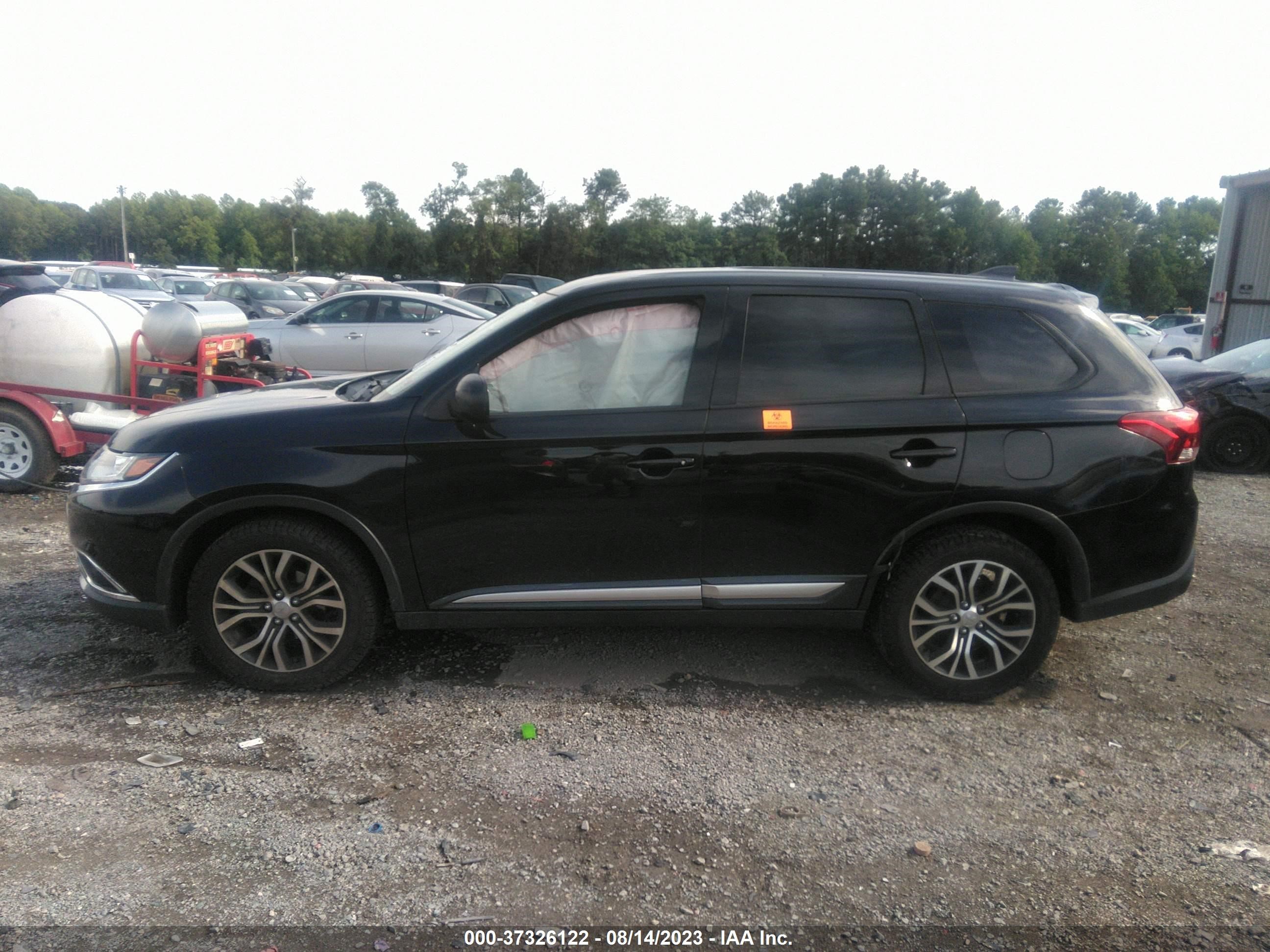 Photo 13 VIN: JA4AZ3A38JJ003335 - MITSUBISHI OUTLANDER 