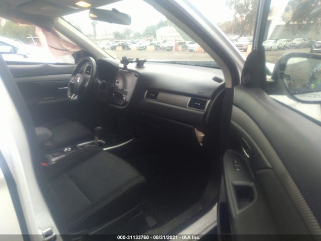 Photo 4 VIN: JA4AZ3A38JZ038376 - MITSUBISHI OUTLANDER 