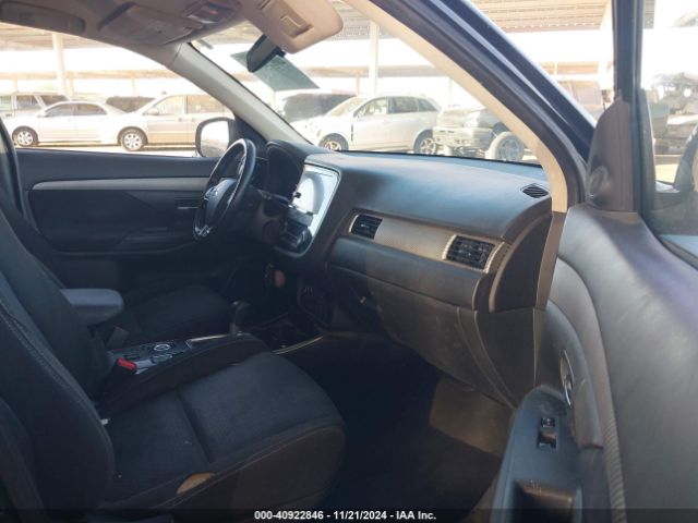 Photo 4 VIN: JA4AZ3A38JZ054867 - MITSUBISHI OUTLANDER 