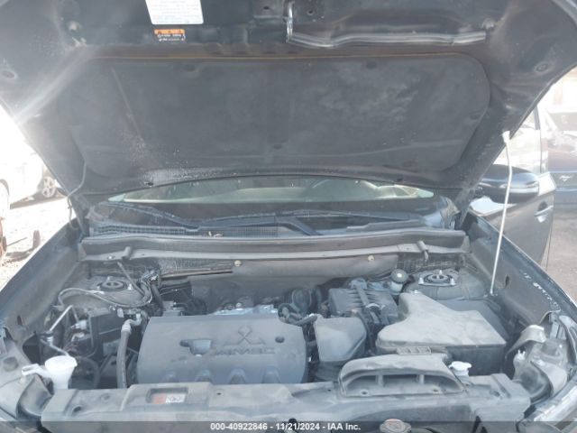 Photo 9 VIN: JA4AZ3A38JZ054867 - MITSUBISHI OUTLANDER 