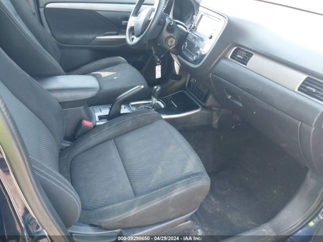 Photo 4 VIN: JA4AZ3A38JZ056313 - MITSUBISHI OUTLANDER 