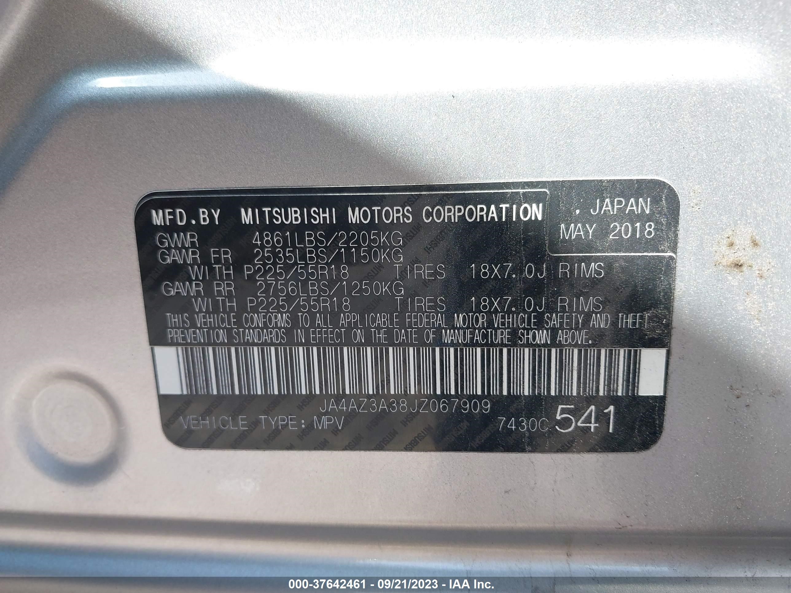 Photo 8 VIN: JA4AZ3A38JZ067909 - MITSUBISHI OUTLANDER 