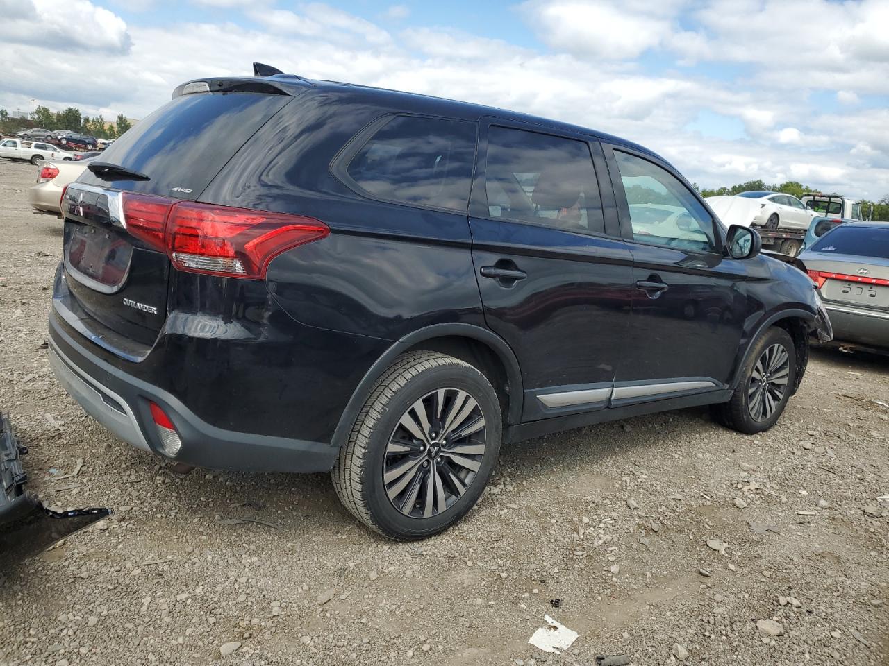 Photo 2 VIN: JA4AZ3A38KZ026424 - MITSUBISHI OUTLANDER 