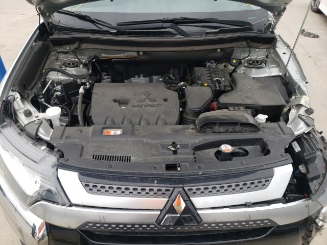 Photo 6 VIN: JA4AZ3A38LZ024125 - MITSUBISHI OUTLANDER 