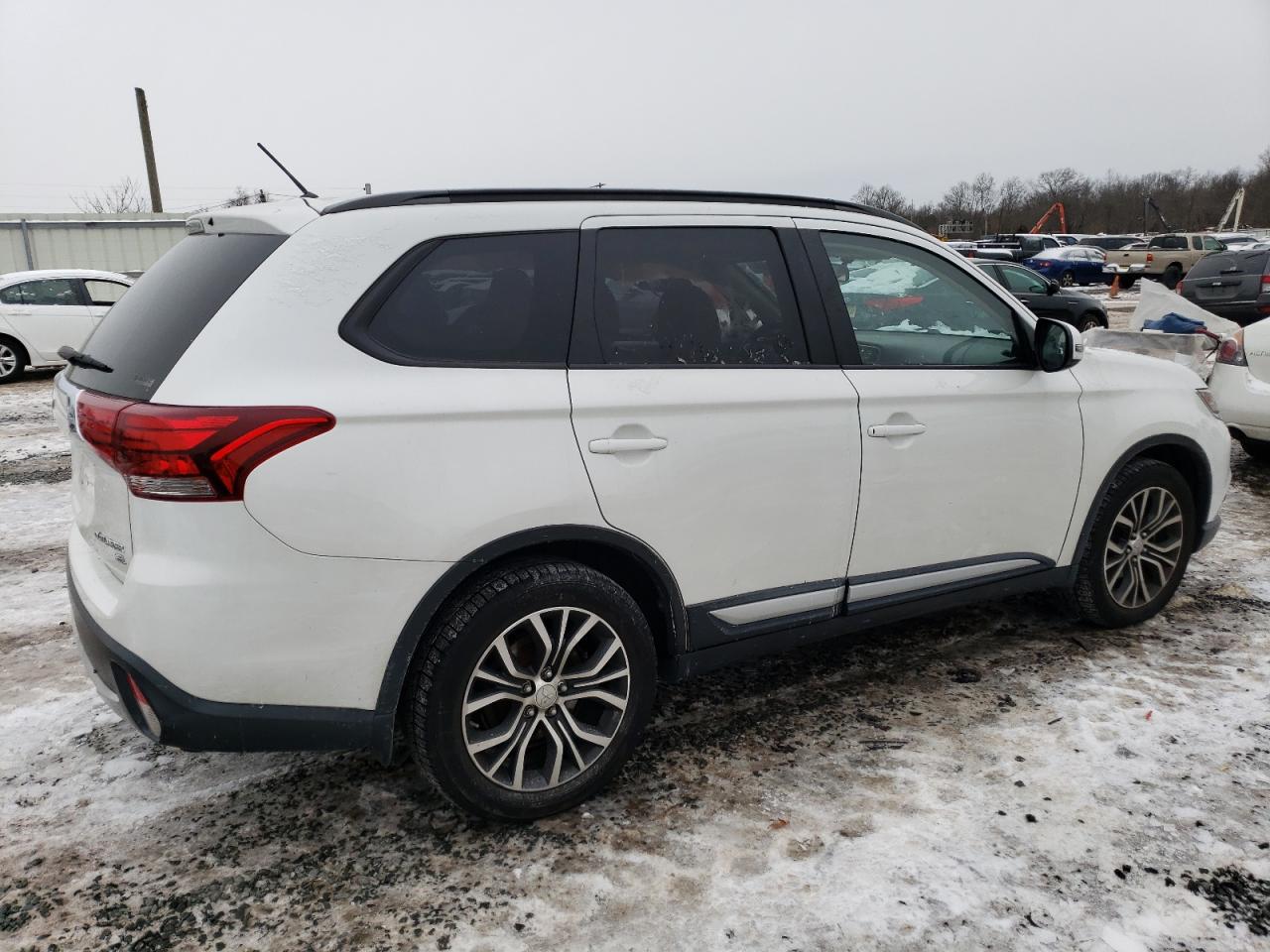 Photo 2 VIN: JA4AZ3A39GZ012717 - MITSUBISHI OUTLANDER 