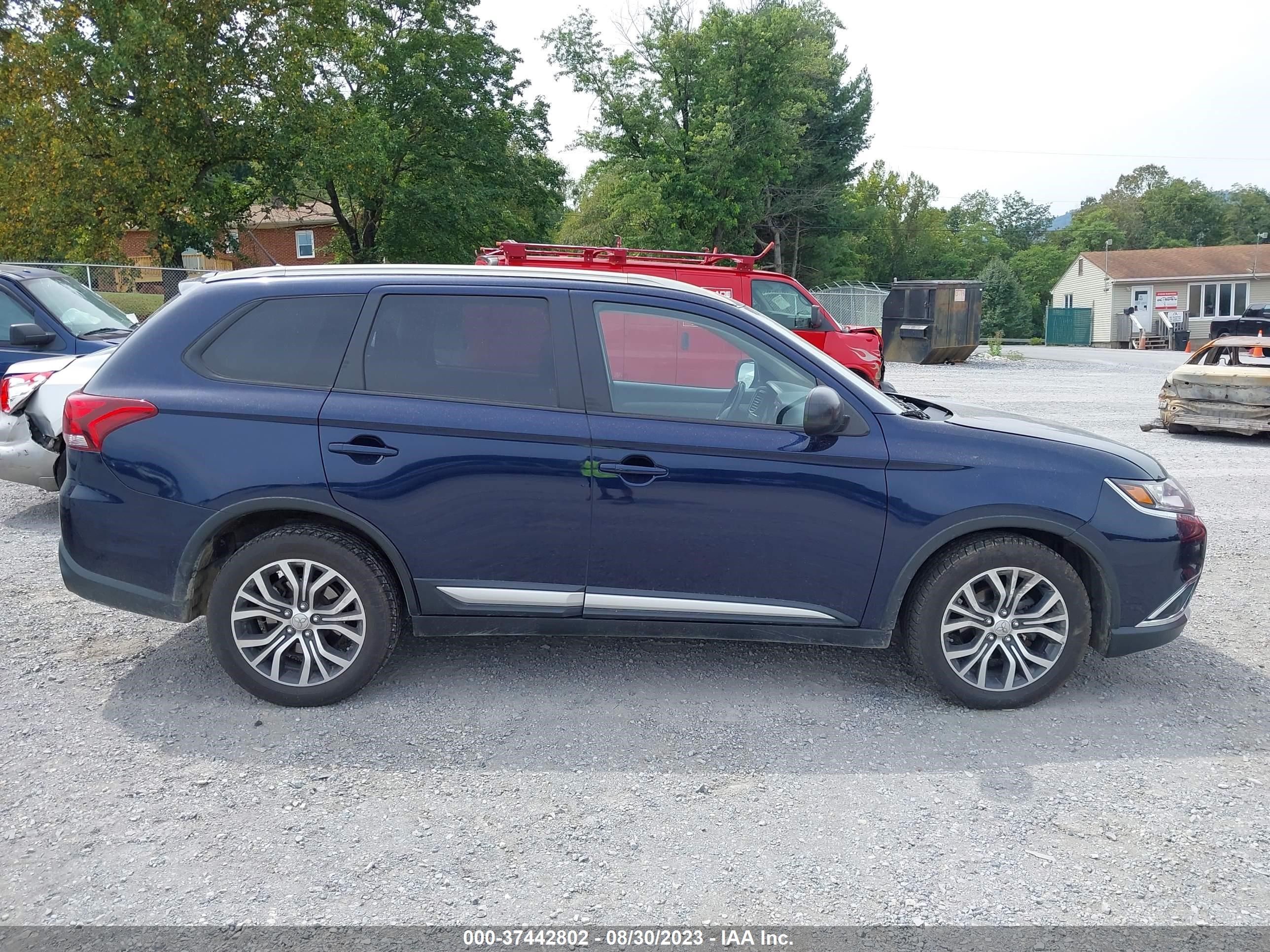 Photo 13 VIN: JA4AZ3A39GZ041375 - MITSUBISHI OUTLANDER 