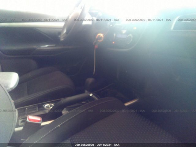 Photo 4 VIN: JA4AZ3A39JZ049693 - MITSUBISHI OUTLANDER 