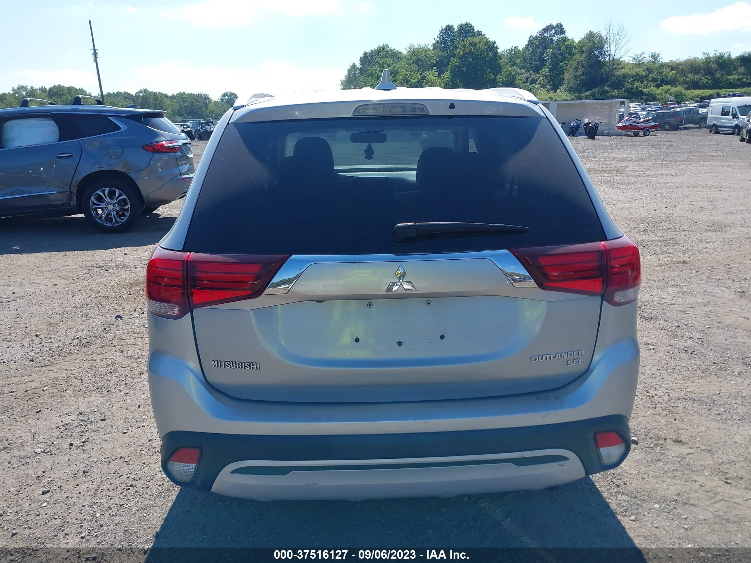 Photo 15 VIN: JA4AZ3A39KJ001062 - MITSUBISHI OUTLANDER 