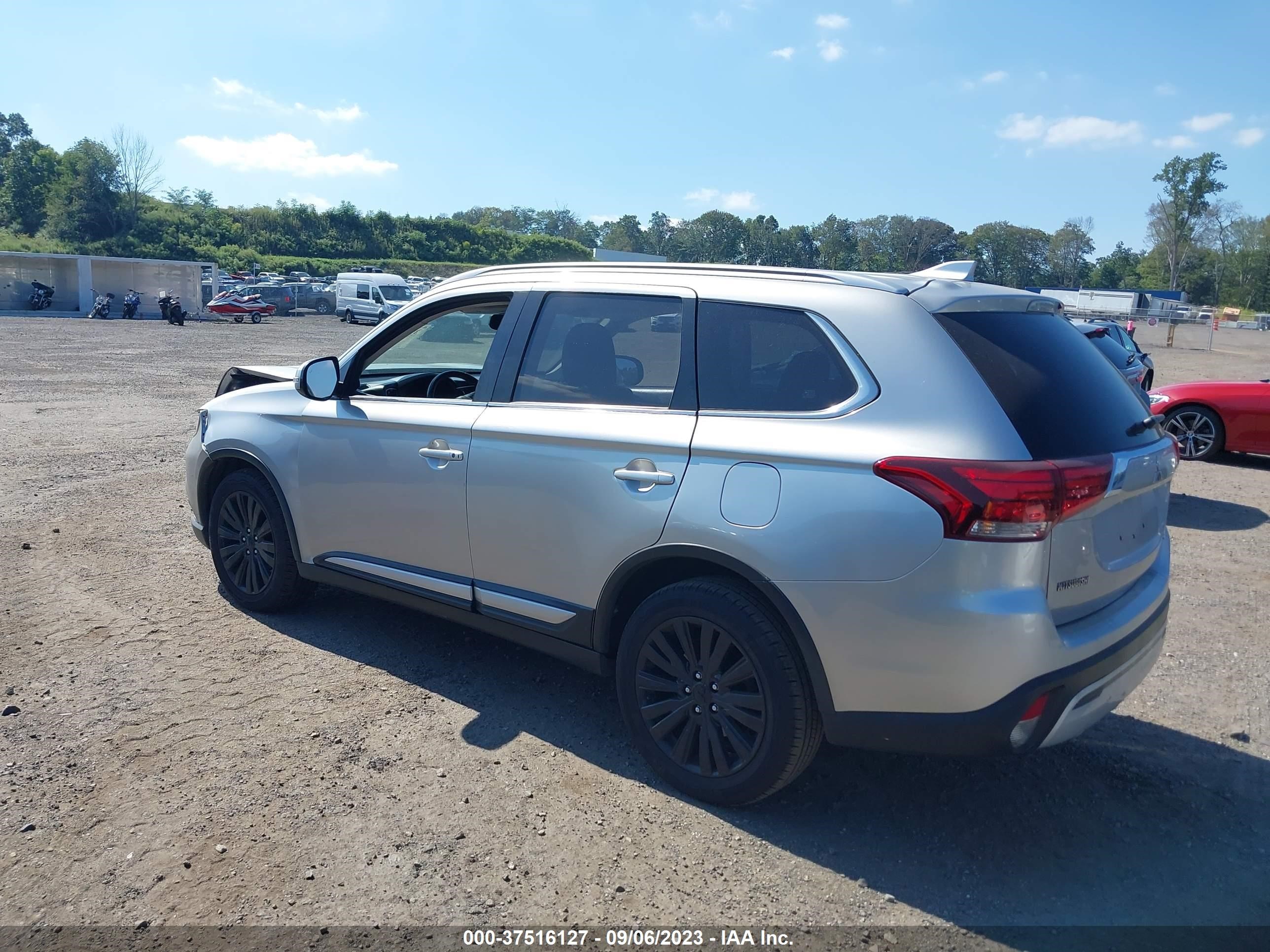 Photo 2 VIN: JA4AZ3A39KJ001062 - MITSUBISHI OUTLANDER 