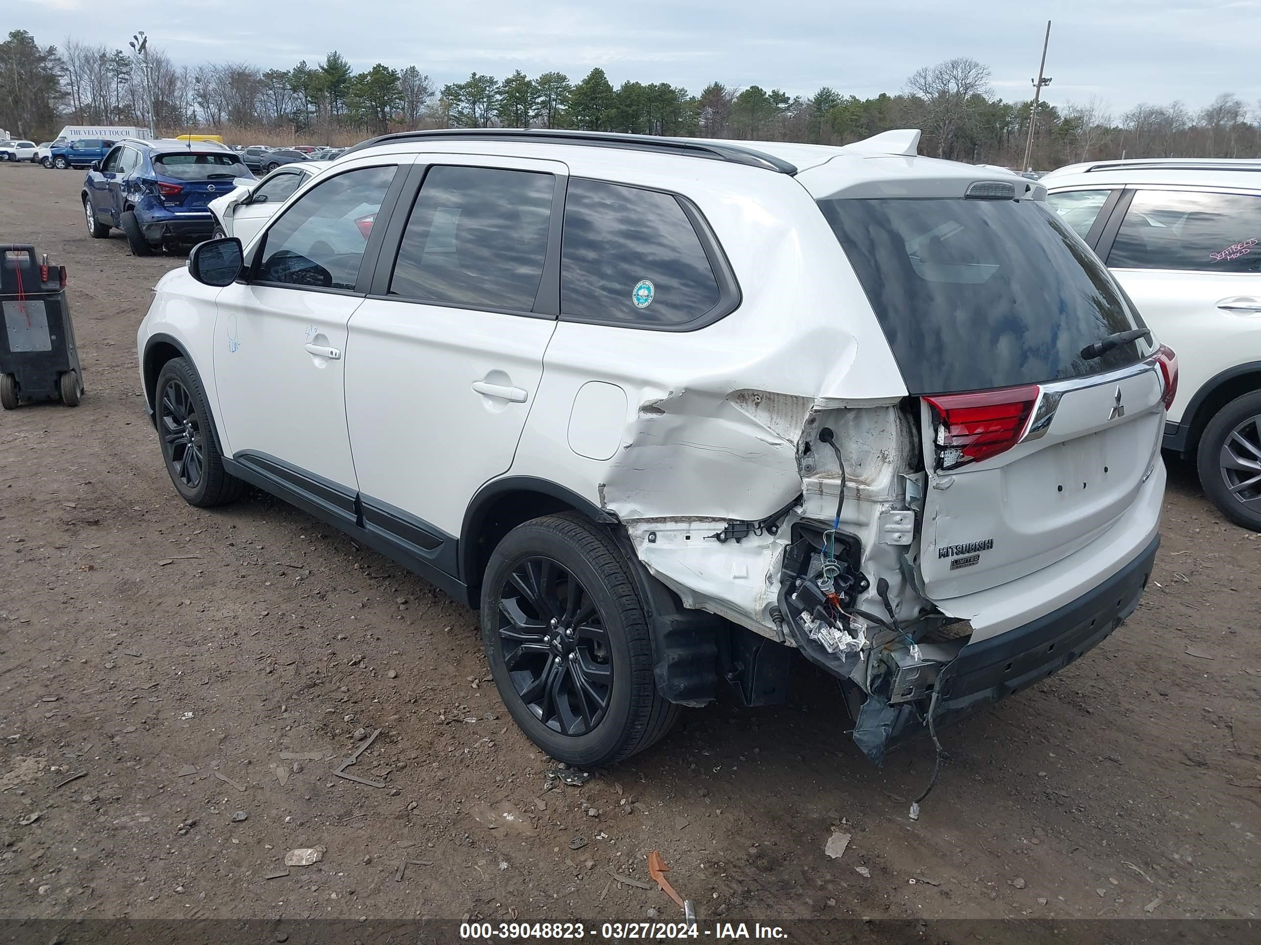 Photo 5 VIN: JA4AZ3A39KZ031714 - MITSUBISHI OUTLANDER 