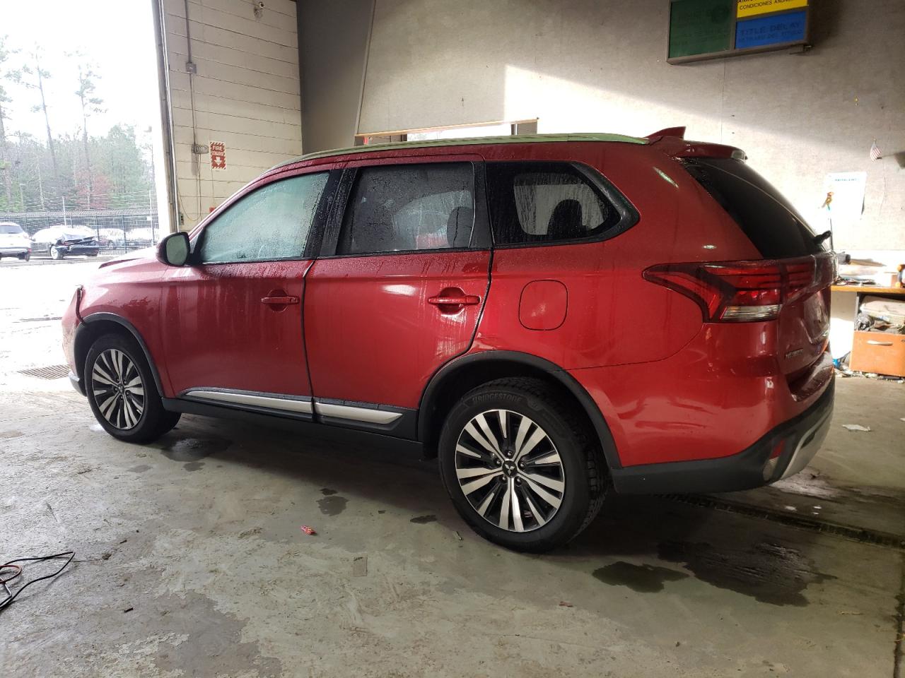 Photo 1 VIN: JA4AZ3A39KZ049646 - MITSUBISHI OUTLANDER 