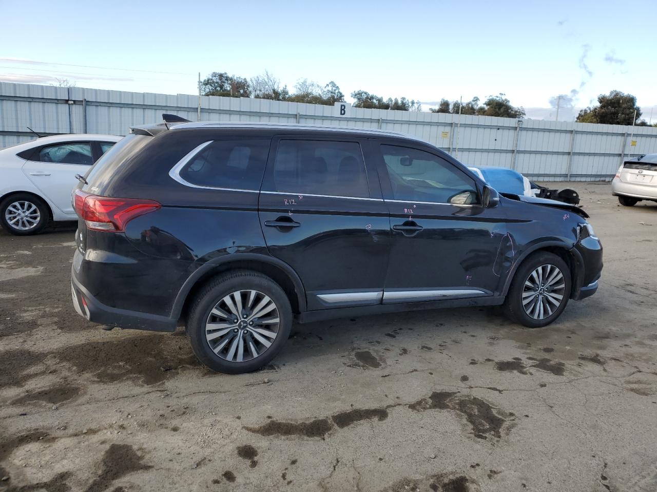 Photo 2 VIN: JA4AZ3A39LZ021377 - MITSUBISHI OUTLANDER 