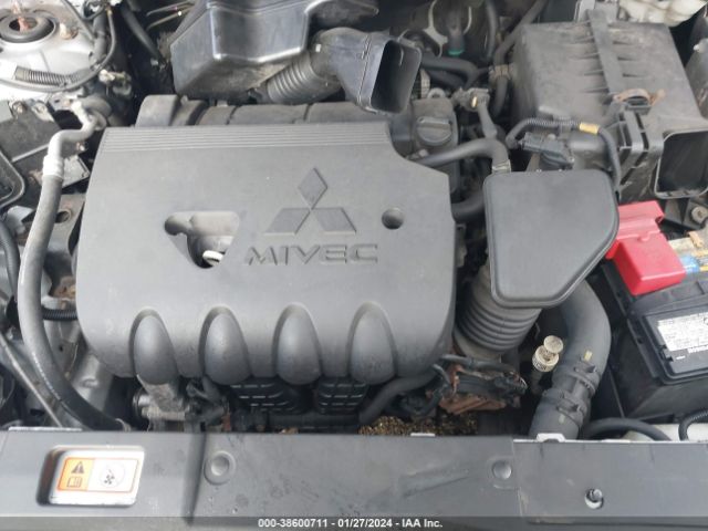 Photo 9 VIN: JA4AZ3A3XGZ006599 - MITSUBISHI OUTLANDER 