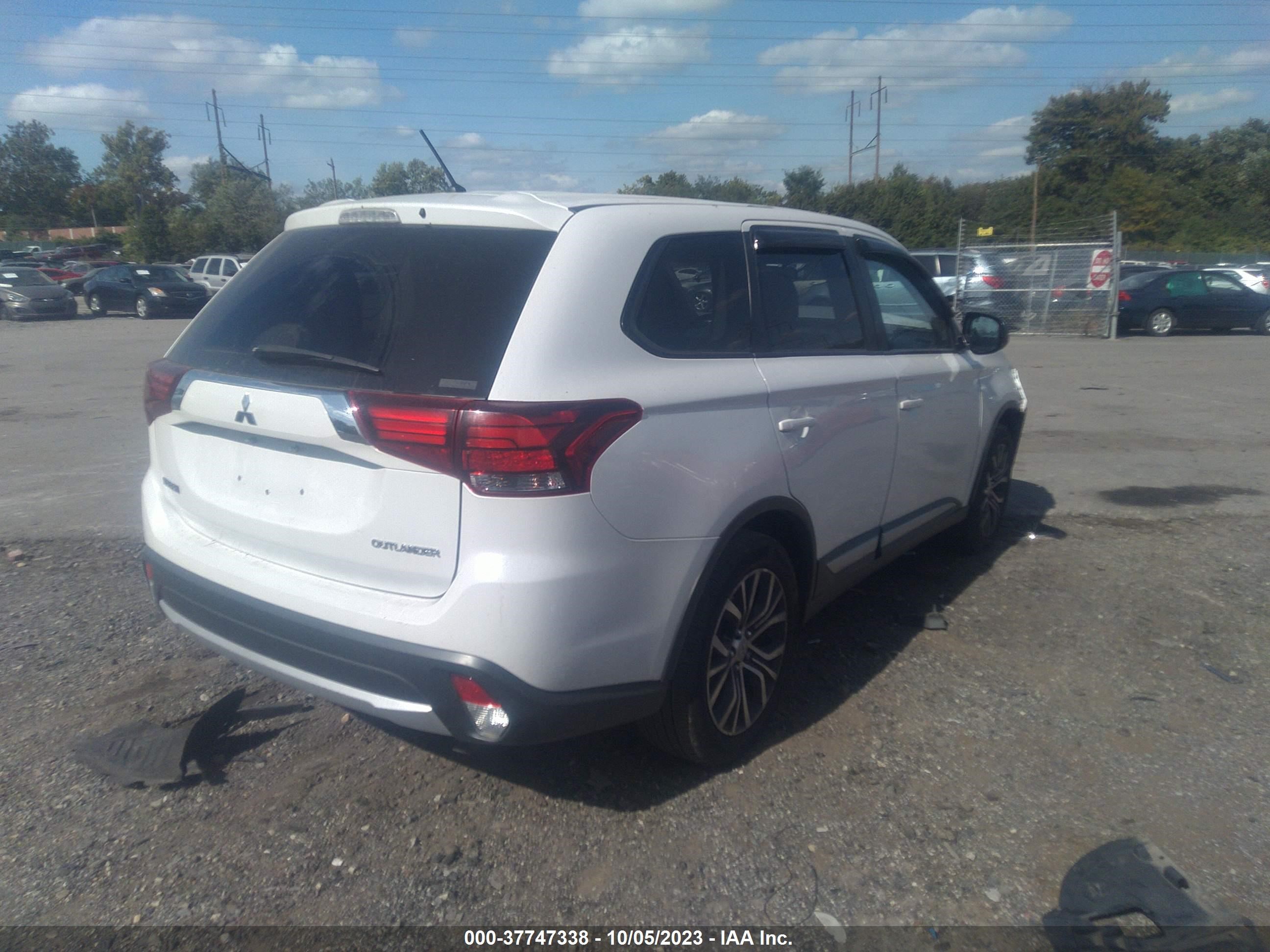 Photo 3 VIN: JA4AZ3A3XGZ025315 - MITSUBISHI OUTLANDER 