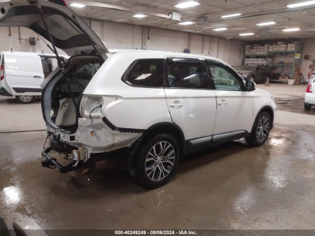 Photo 3 VIN: JA4AZ3A3XHZ031830 - MITSUBISHI OUTLANDER 