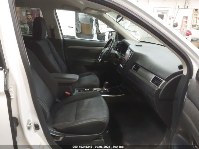 Photo 4 VIN: JA4AZ3A3XHZ031830 - MITSUBISHI OUTLANDER 