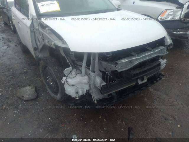 Photo 5 VIN: JA4AZ3A3XHZ037420 - MITSUBISHI OUTLANDER 