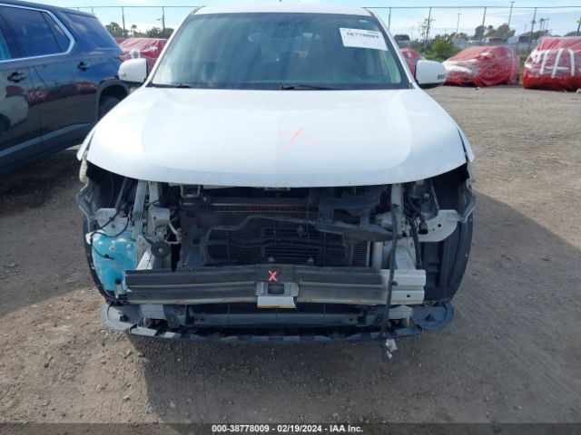 Photo 5 VIN: JA4AZ3A3XHZ046246 - MITSUBISHI OUTLANDER 