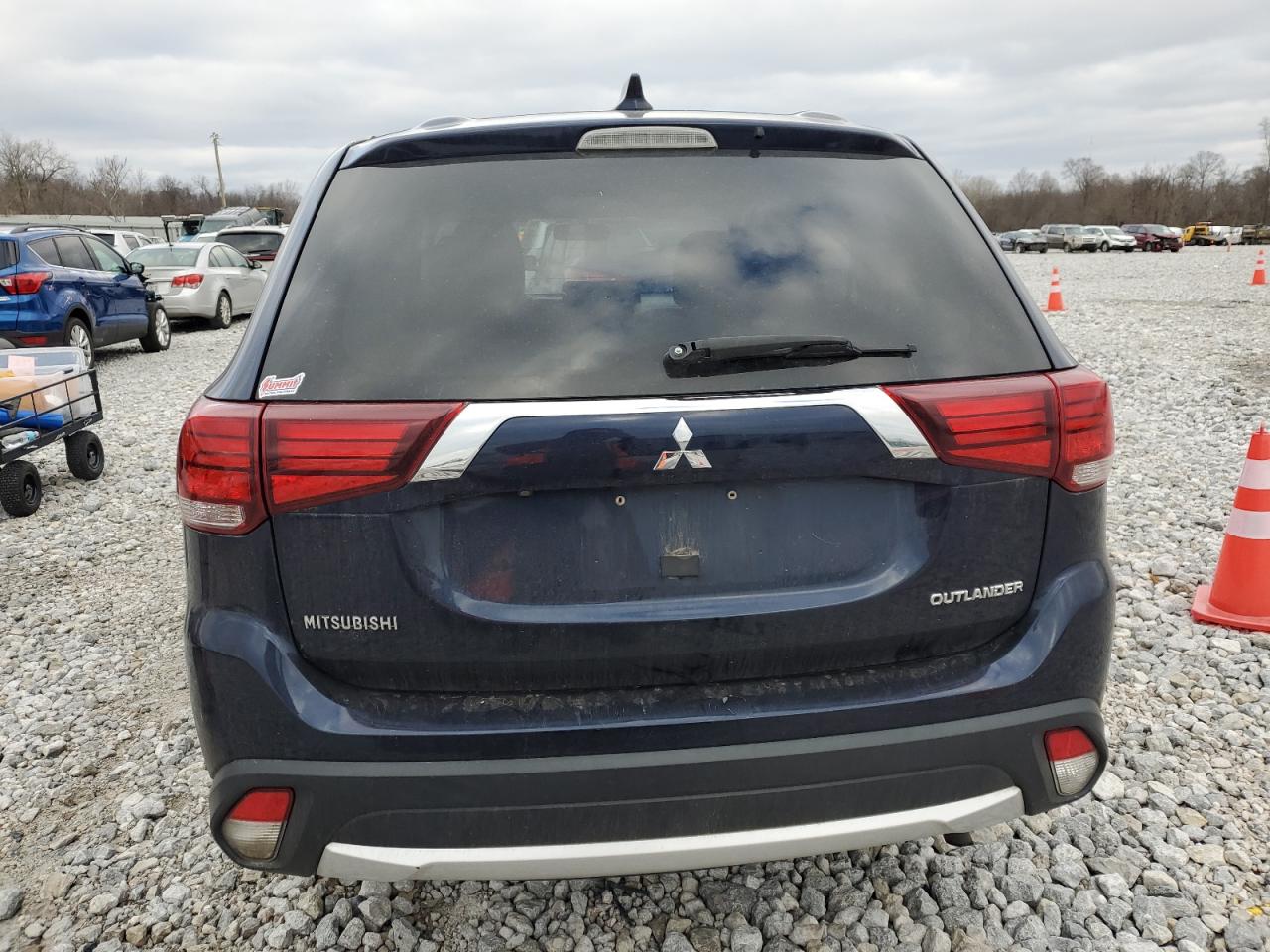 Photo 5 VIN: JA4AZ3A3XJZ000440 - MITSUBISHI OUTLANDER 