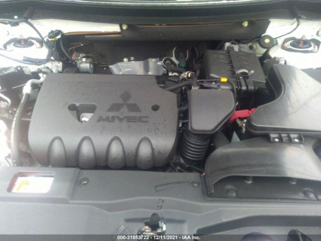 Photo 9 VIN: JA4AZ3A3XJZ000518 - MITSUBISHI OUTLANDER 