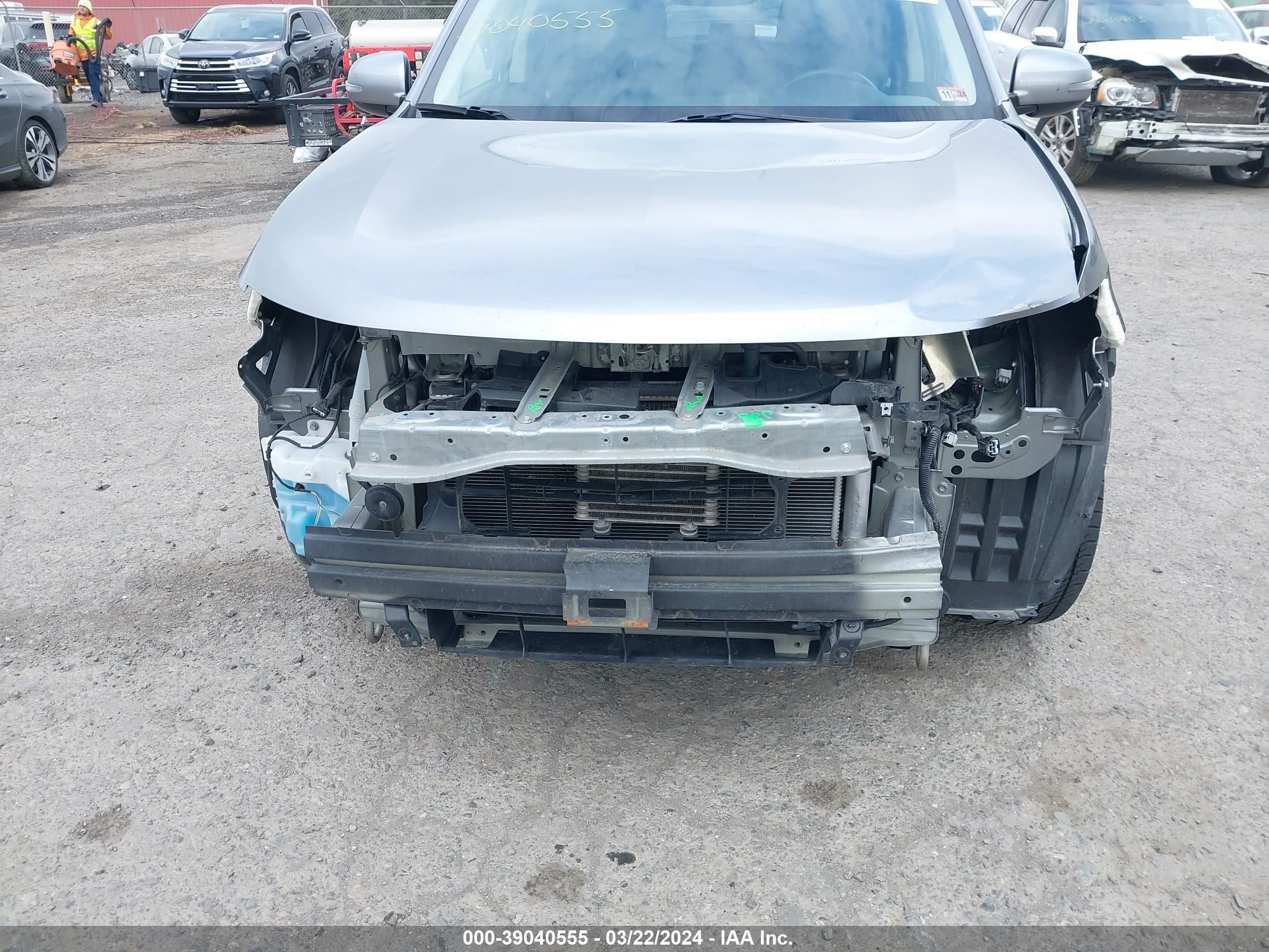 Photo 5 VIN: JA4AZ3A3XLZ020013 - MITSUBISHI OUTLANDER 