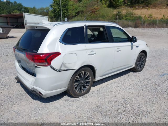 Photo 3 VIN: JA4J24A50JZ029196 - MITSUBISHI OUTLANDER 