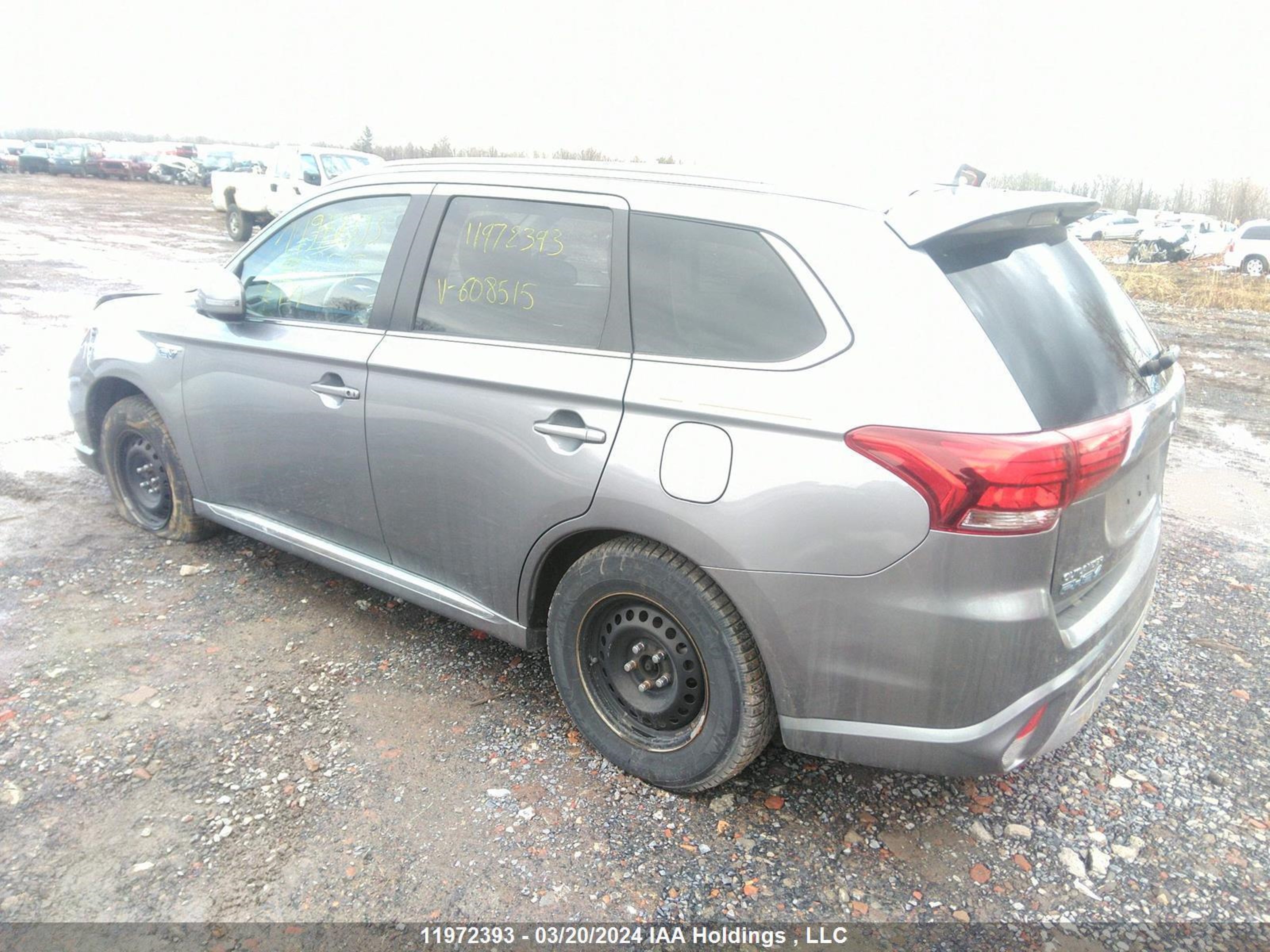 Photo 2 VIN: JA4J24A50LZ608515 - MITSUBISHI OUTLANDER 