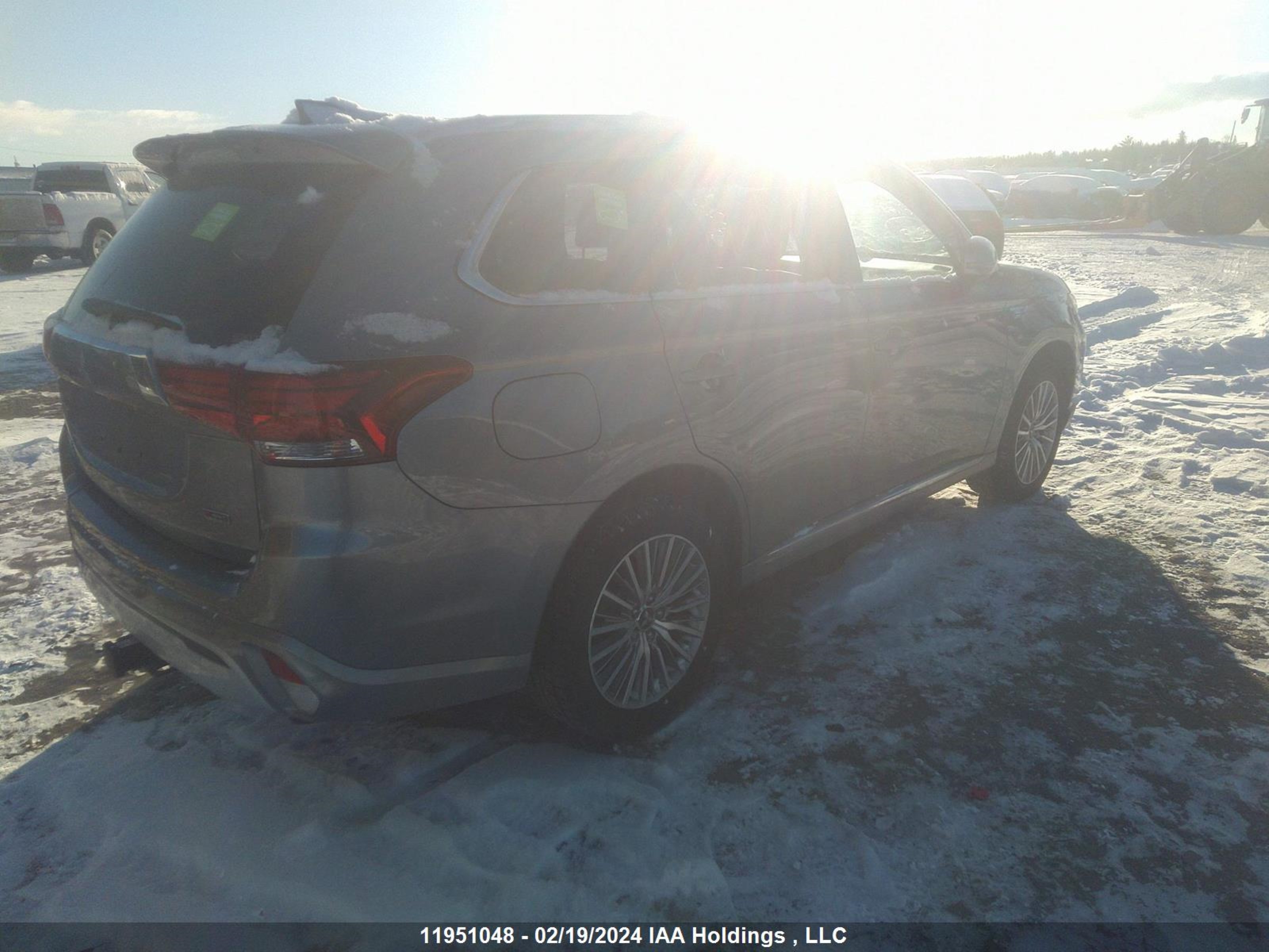 Photo 3 VIN: JA4J24A51LZ610175 - MITSUBISHI OUTLANDER 