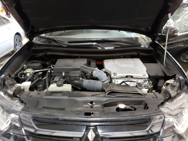 Photo 6 VIN: JA4J24A52JZ025764 - MITSUBISHI OUTLANDER 