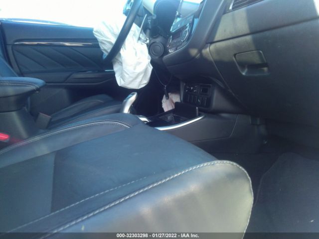 Photo 4 VIN: JA4J24A52JZ060370 - MITSUBISHI OUTLANDER 