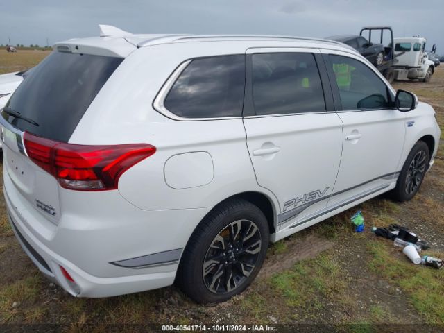 Photo 3 VIN: JA4J24A54JZ053744 - MITSUBISHI OUTLANDER 