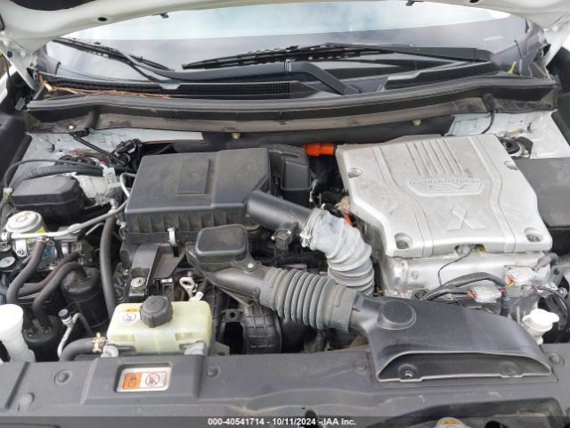 Photo 9 VIN: JA4J24A54JZ053744 - MITSUBISHI OUTLANDER 