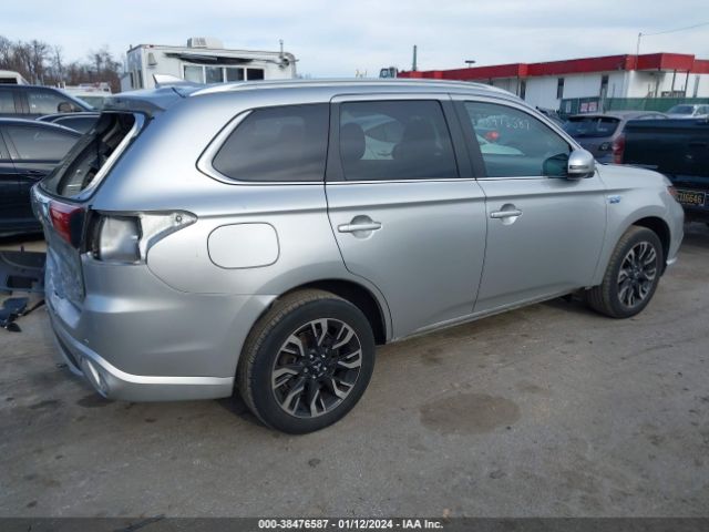 Photo 3 VIN: JA4J24A55JZ058077 - MITSUBISHI OUTLANDER 