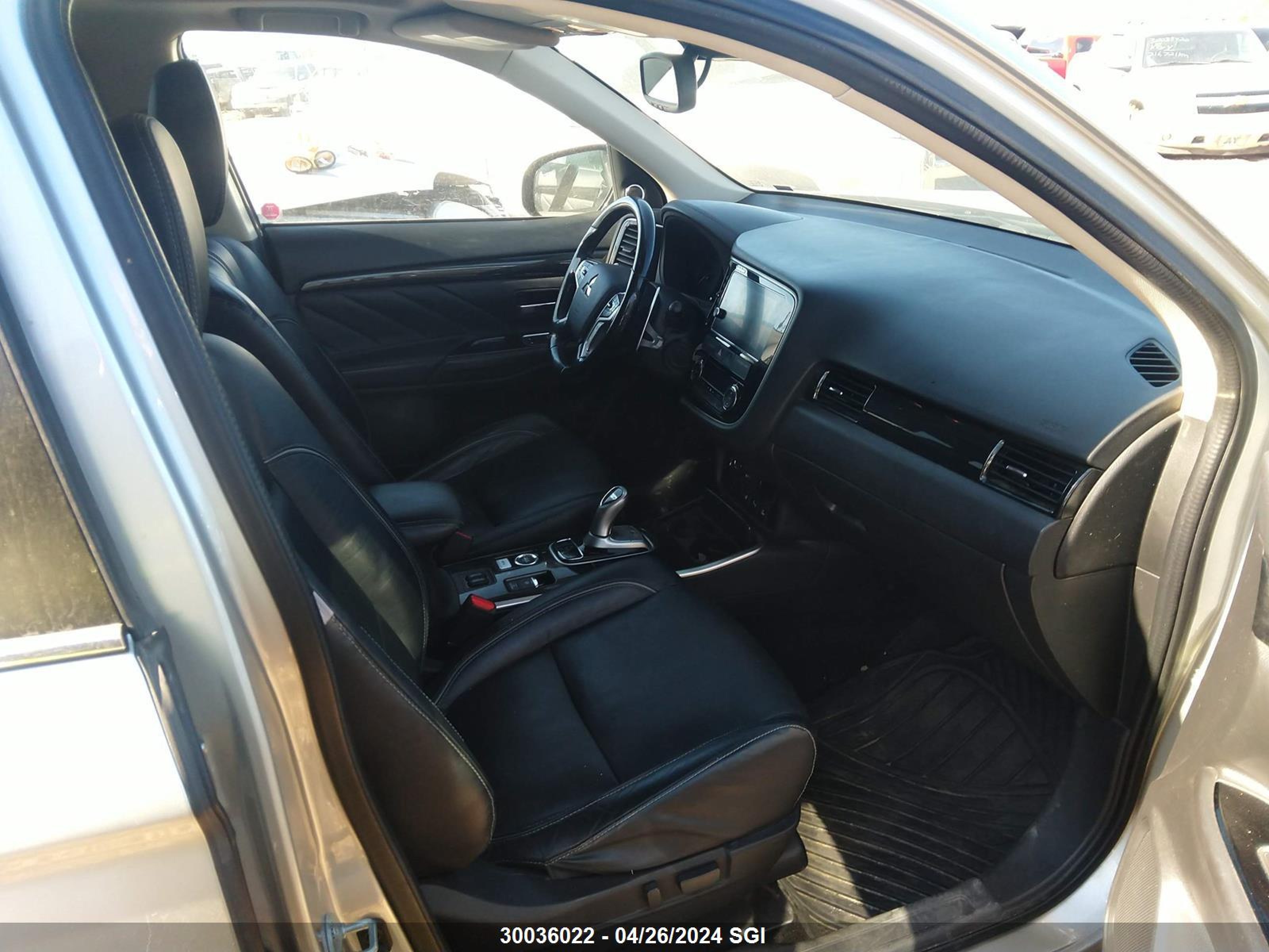 Photo 5 VIN: JA4J24A56JZ610136 - MITSUBISHI OUTLANDER 