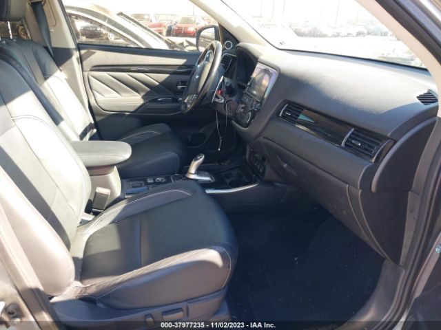 Photo 4 VIN: JA4J24A57JZ071252 - MITSUBISHI OUTLANDER PHEV 